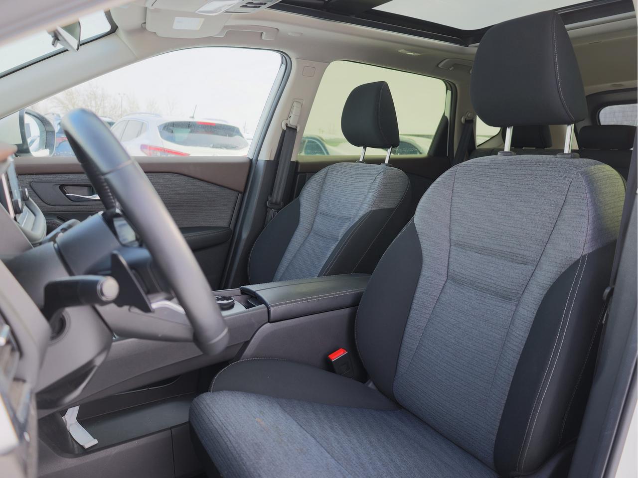 2023 Nissan Rogue SV AWD   Panoramic Roof   Climate Ctrl   Pwr Seat Photo