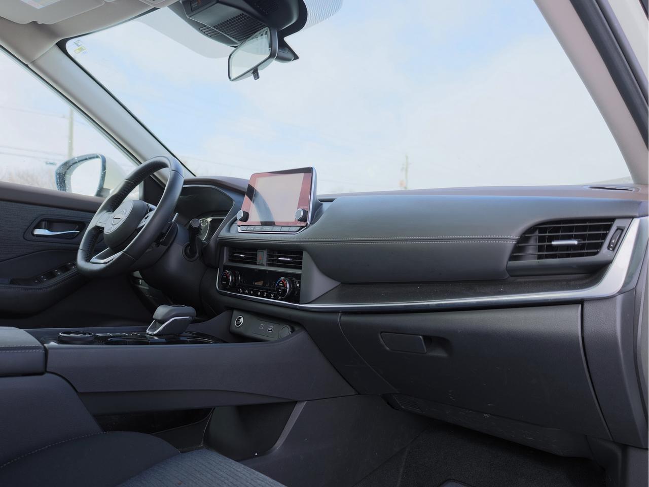 2023 Nissan Rogue SV AWD   Panoramic Roof   Climate Ctrl   Pwr Seat Photo