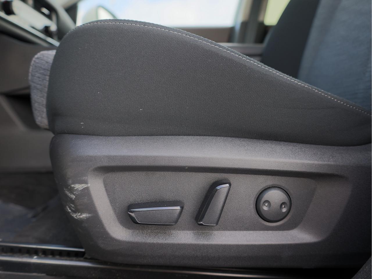 2023 Nissan Rogue SV AWD   Panoramic Roof   Climate Ctrl   Pwr Seat Photo