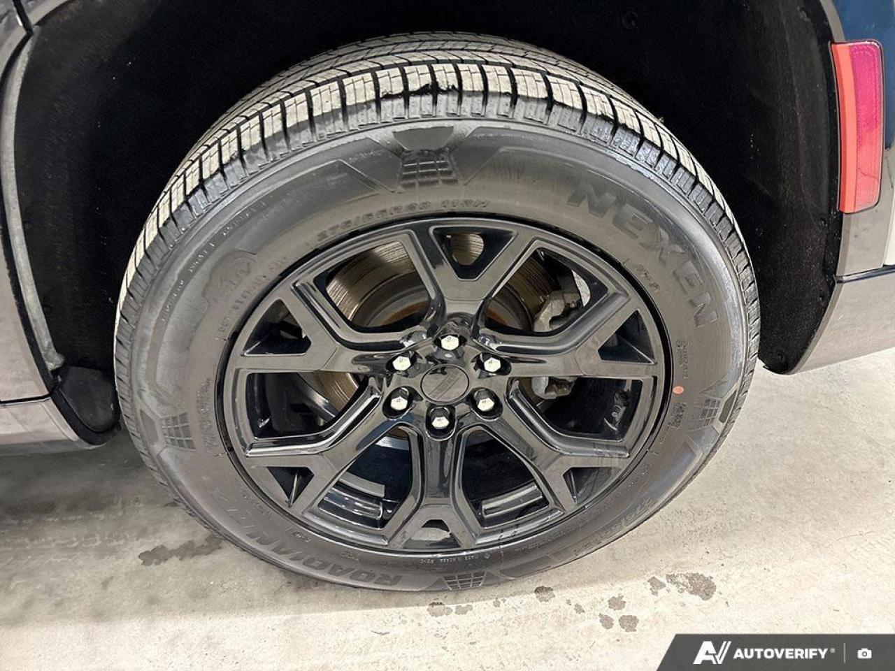 2024 Jeep Wagoneer Series II Carbide 4dr 4x4 Photo