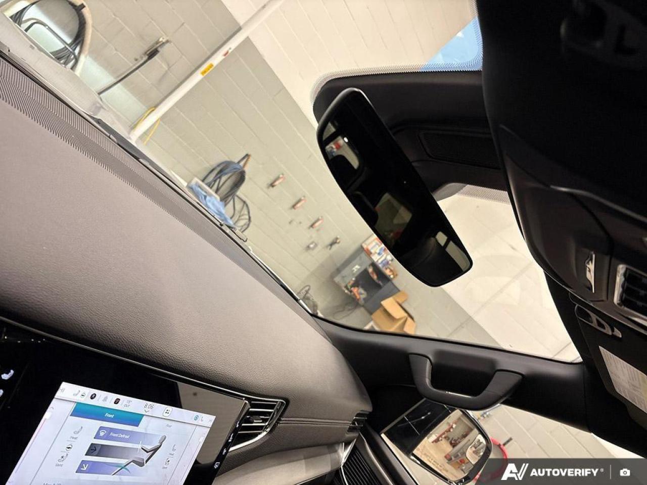 2024 Jeep Wagoneer Series II Carbide 4dr 4x4 Photo