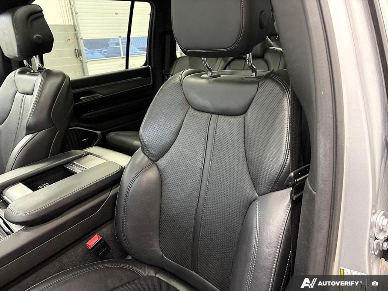 2024 Jeep Wagoneer Series II Carbide 4dr 4x4 Photo