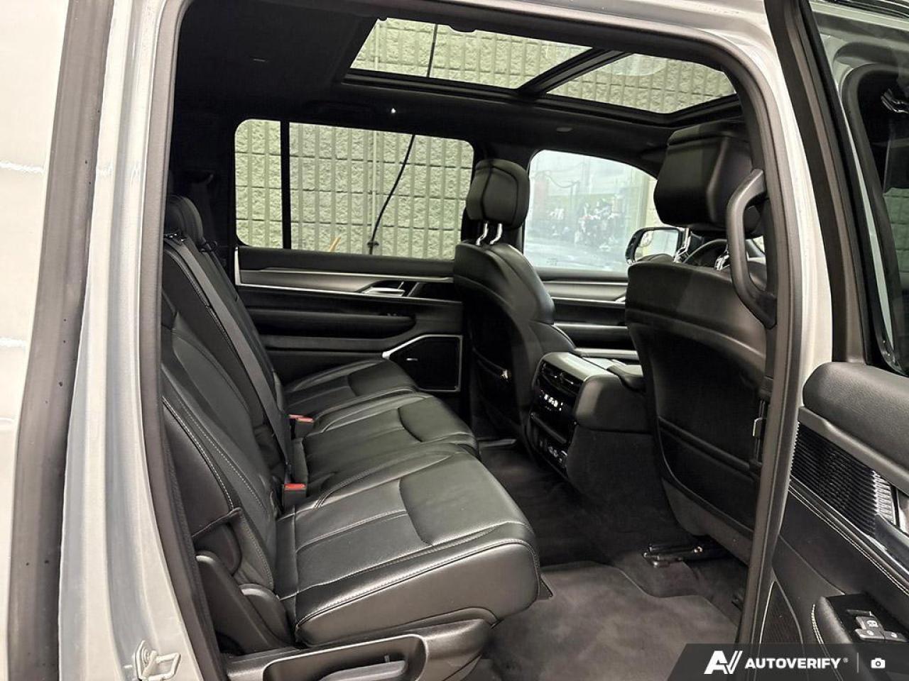 2024 Jeep Wagoneer Series II Carbide 4dr 4x4 Photo