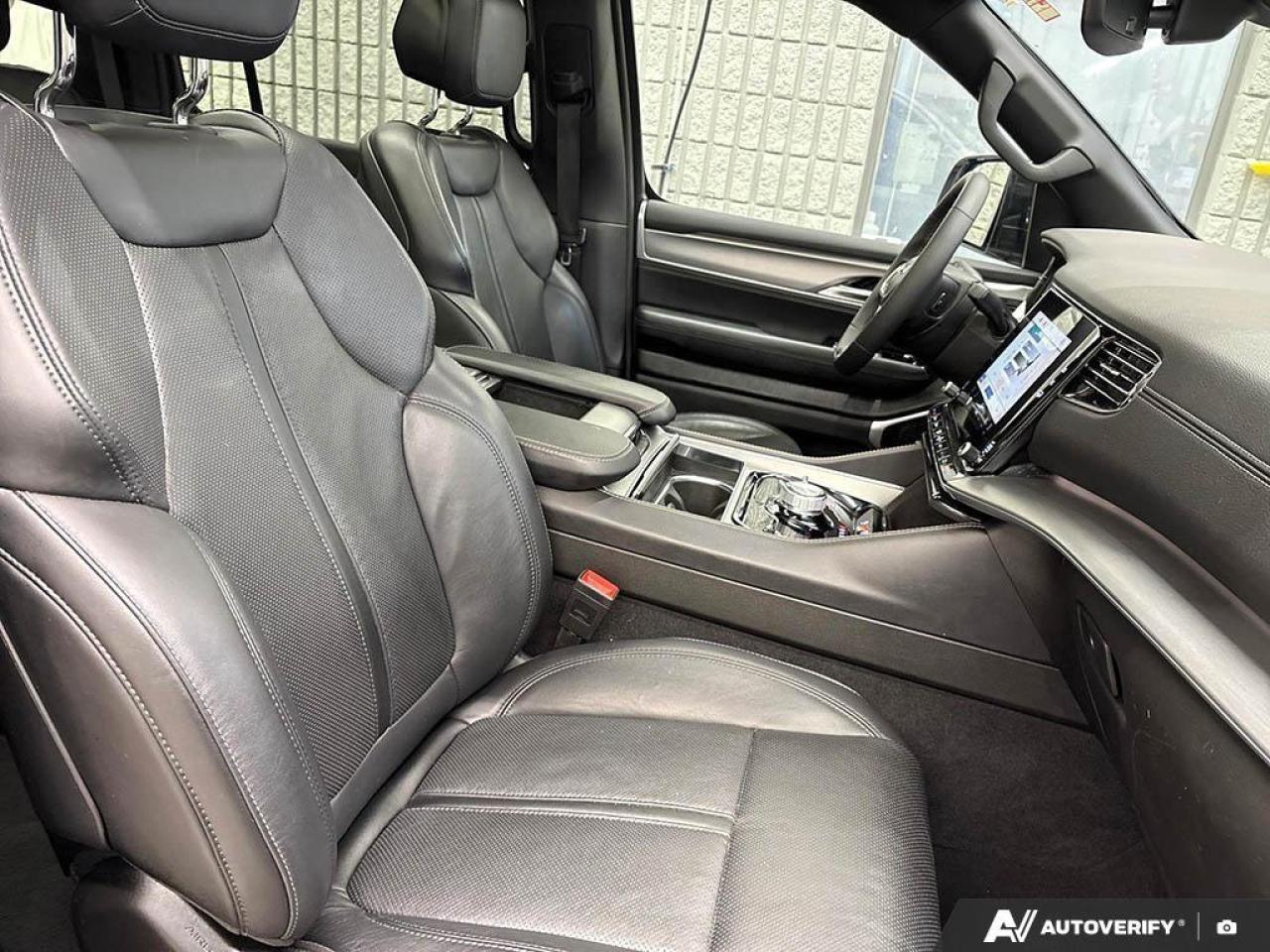 2024 Jeep Wagoneer Series II Carbide 4dr 4x4 Photo