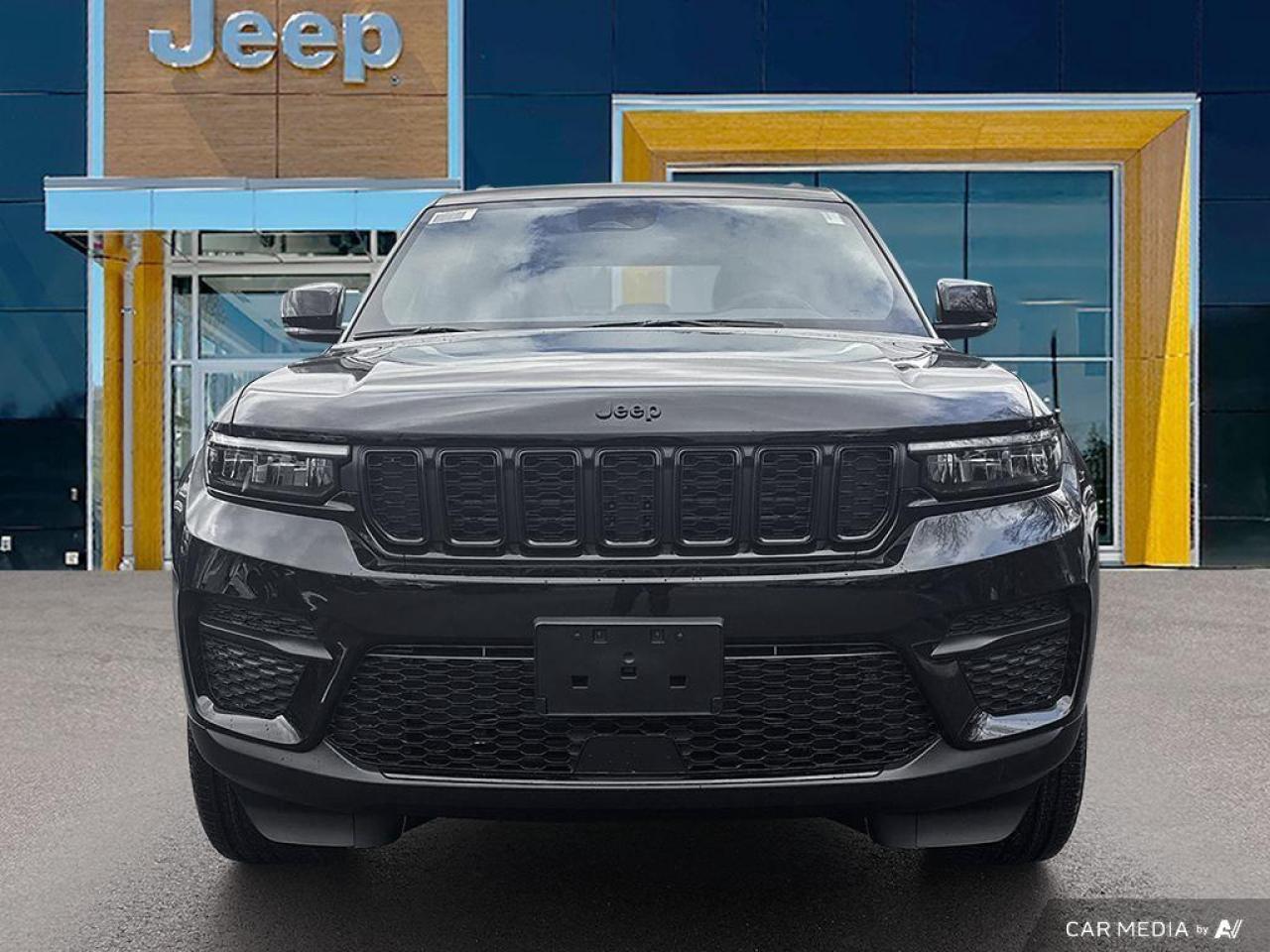 2025 Jeep Grand Cherokee Laredo 4dr 4x4 Photo