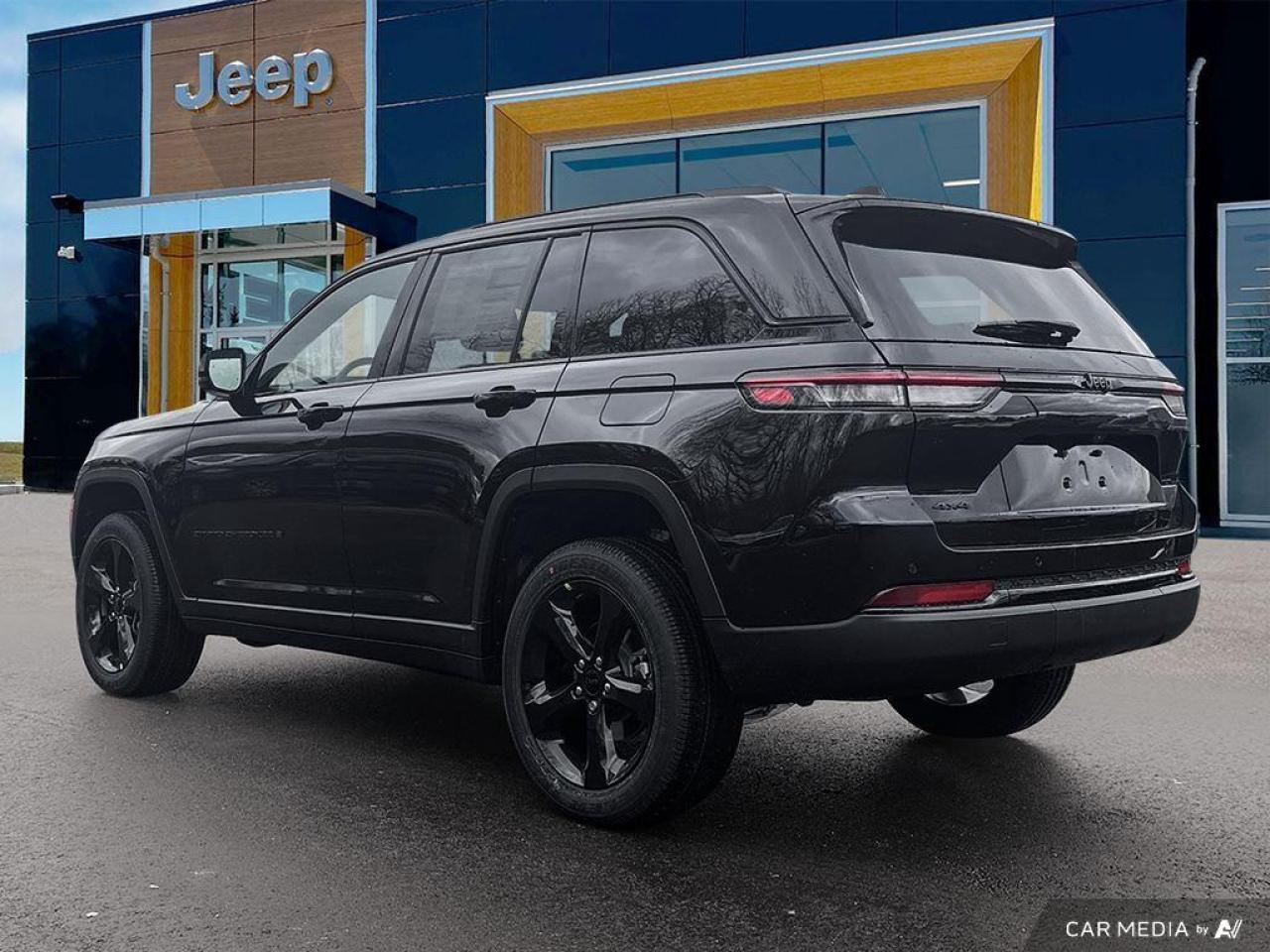 2025 Jeep Grand Cherokee Laredo 4dr 4x4 Photo3