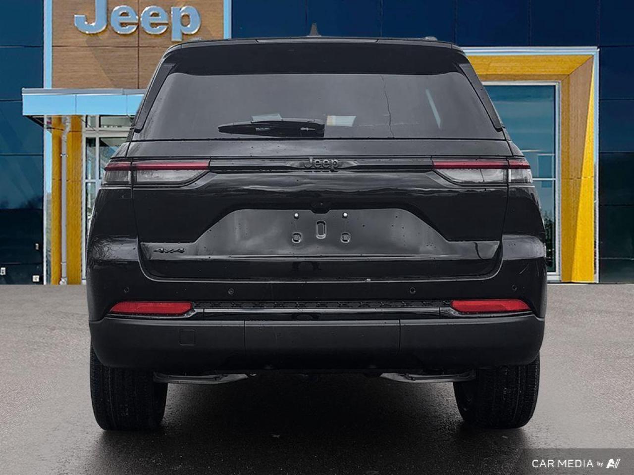 2025 Jeep Grand Cherokee Laredo 4dr 4x4 Photo4