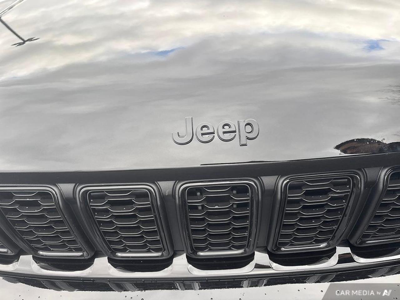 2025 Jeep Grand Cherokee Laredo 4dr 4x4 Photo