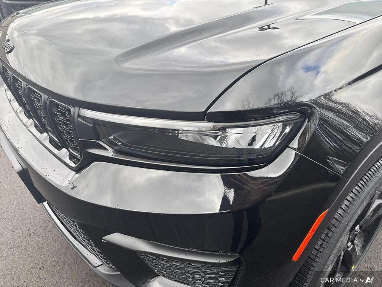 2025 Jeep Grand Cherokee Laredo 4dr 4x4 Photo