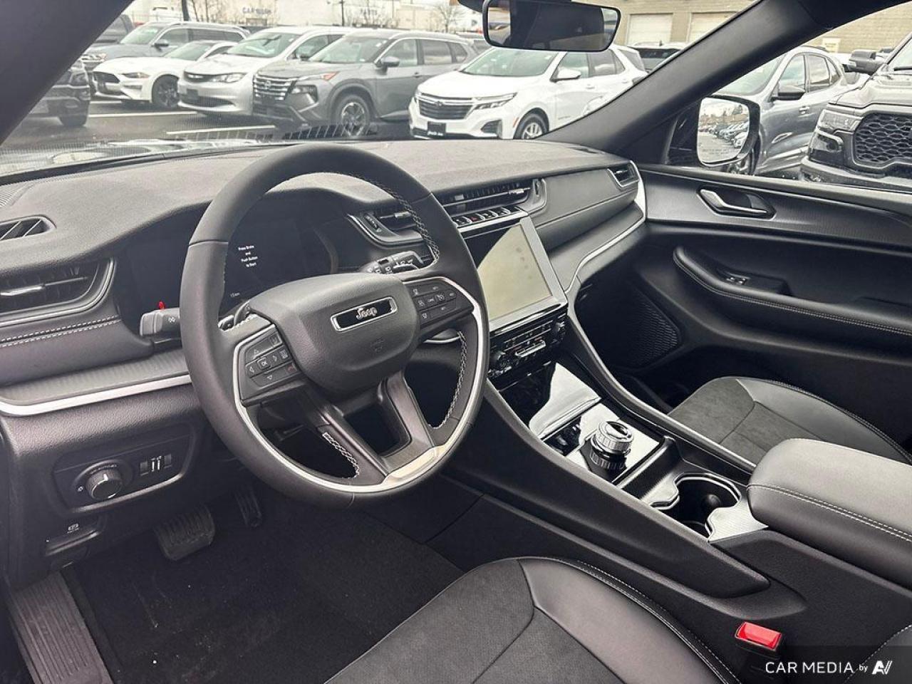 2025 Jeep Grand Cherokee Laredo 4dr 4x4 Photo