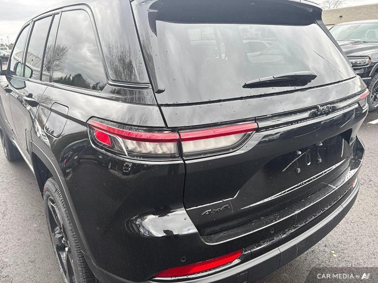 2025 Jeep Grand Cherokee Laredo 4dr 4x4 Photo