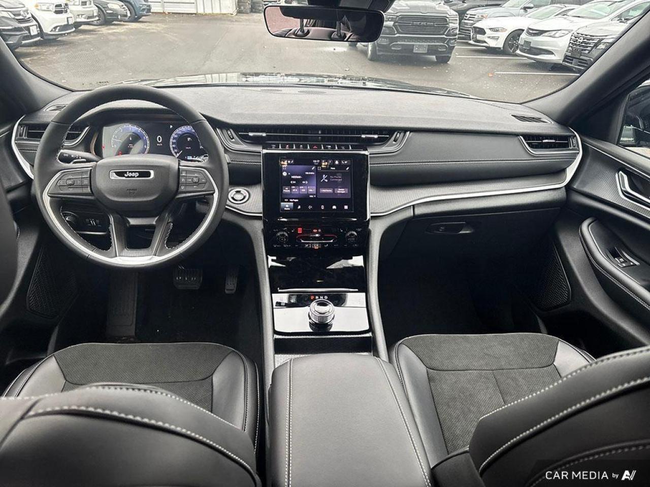 2025 Jeep Grand Cherokee Laredo 4dr 4x4 Photo