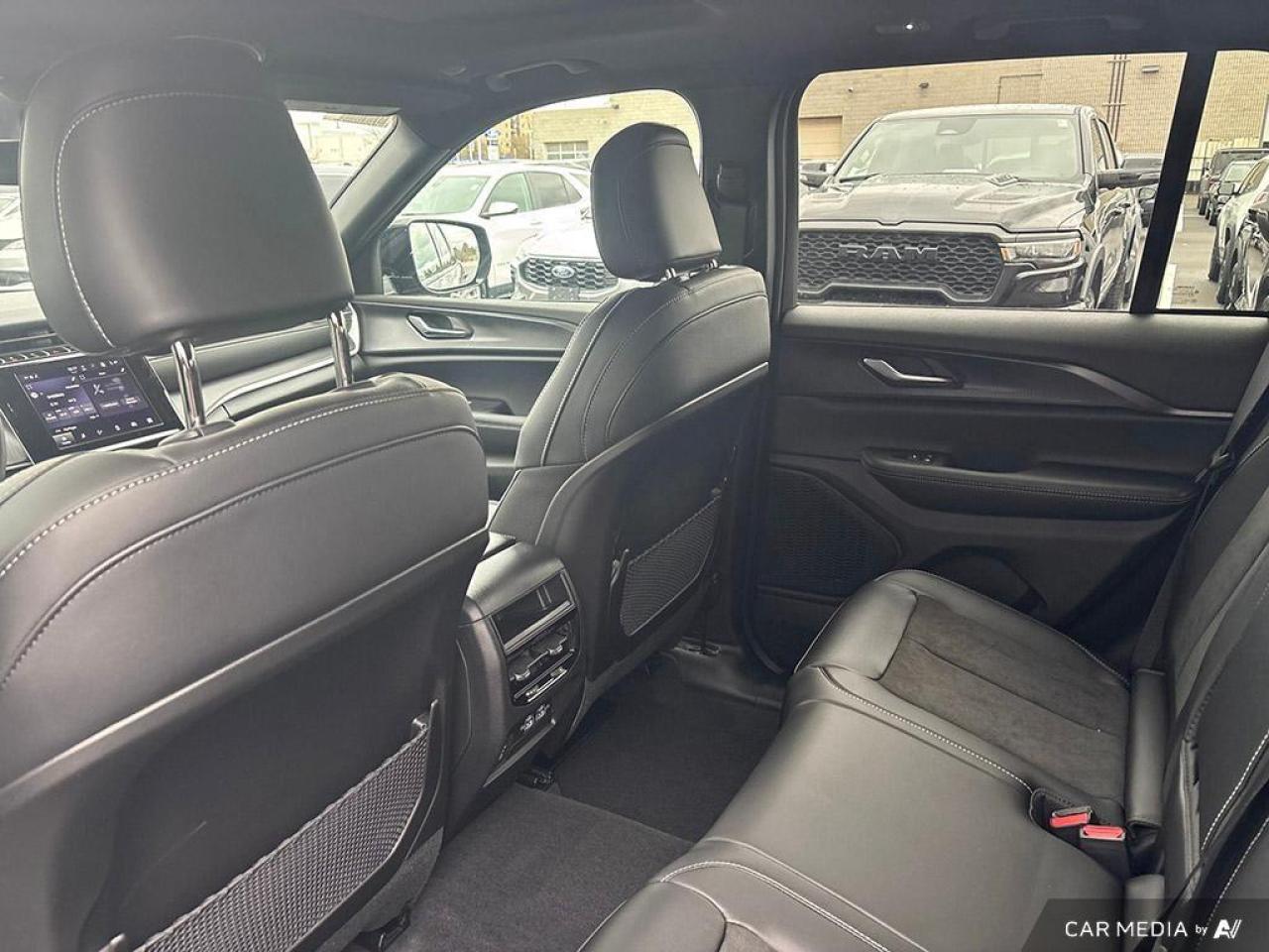 2025 Jeep Grand Cherokee Laredo 4dr 4x4 Photo