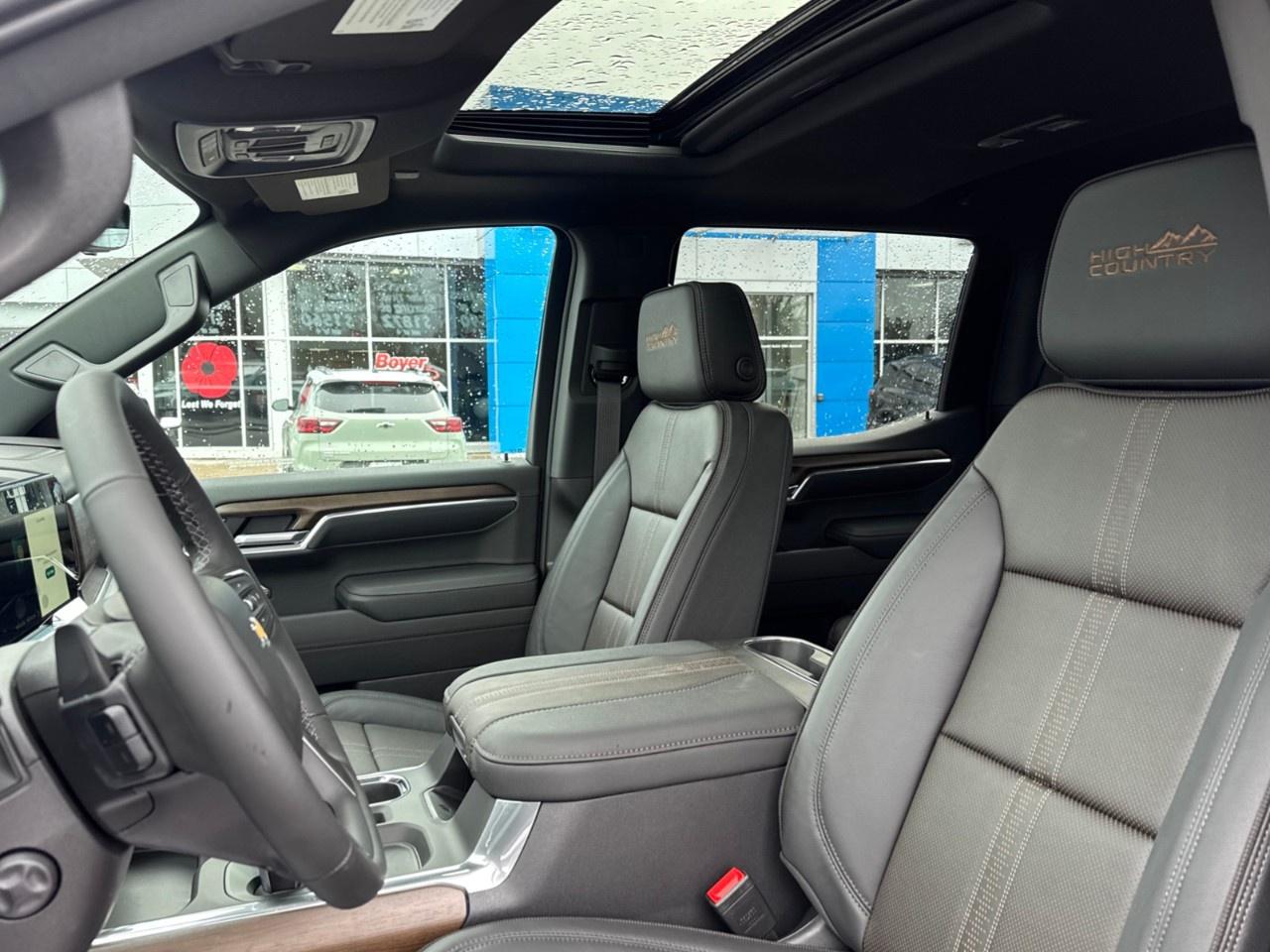 2026 Chevrolet Silverado 1500 Crew Cab Short Box 4-Wheel Drive High Country Photo