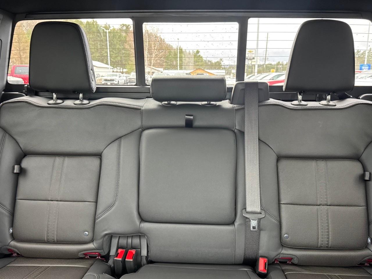 2026 Chevrolet Silverado 1500 Crew Cab Short Box 4-Wheel Drive High Country Photo