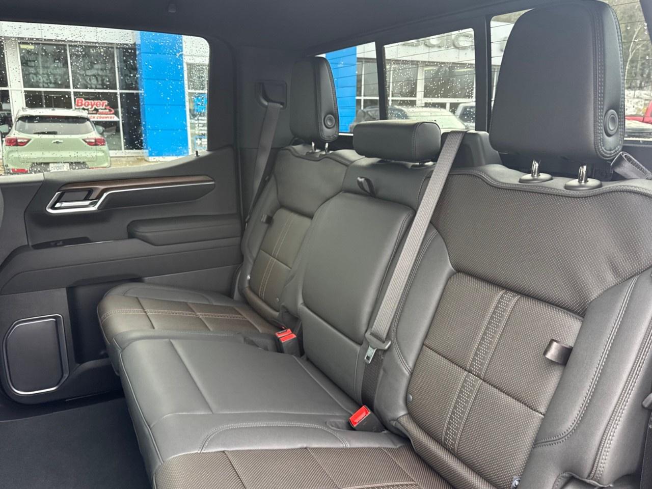 2026 Chevrolet Silverado 1500 Crew Cab Short Box 4-Wheel Drive High Country Photo