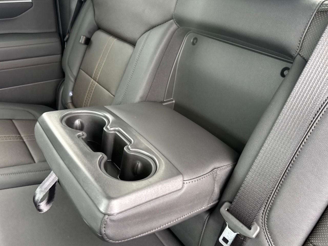 2026 Chevrolet Silverado 1500 Crew Cab Short Box 4-Wheel Drive High Country Photo