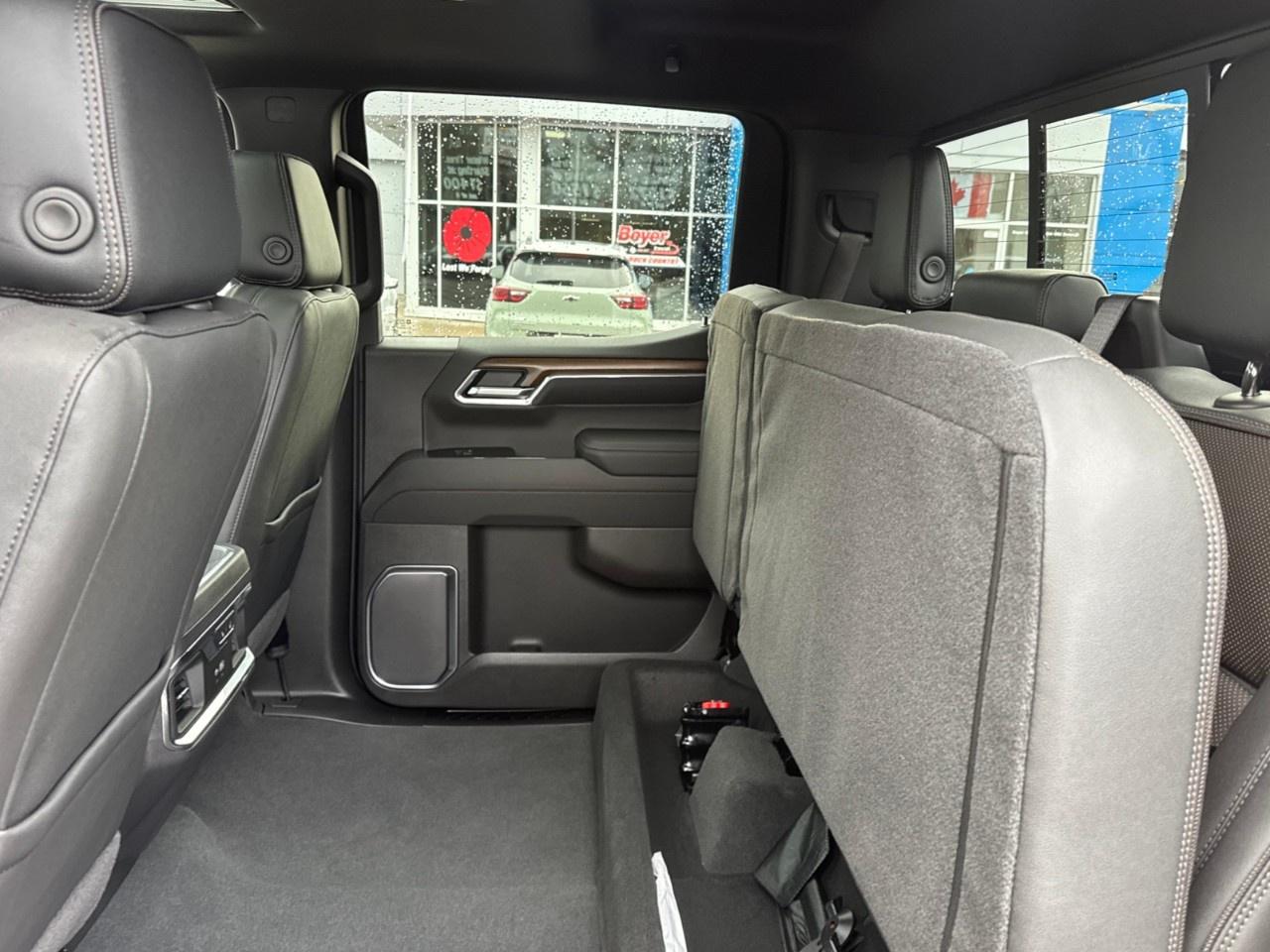 2026 Chevrolet Silverado 1500 Crew Cab Short Box 4-Wheel Drive High Country Photo