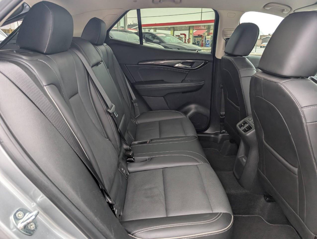 2023 Buick Envision AWD 4dr Essence Photo