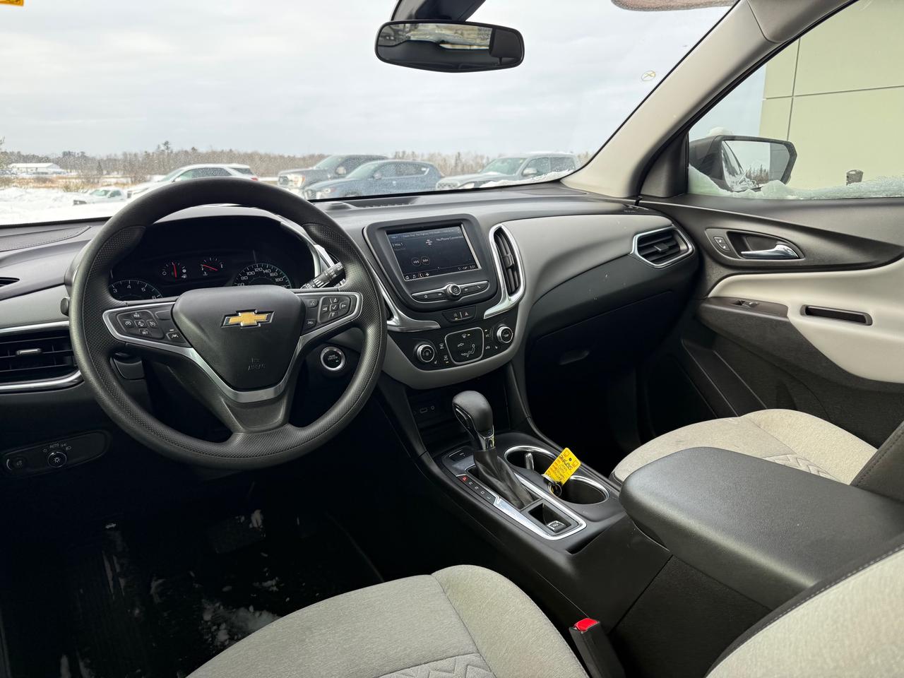 2022 Chevrolet Equinox LS w/1LS All-Wheel Drive Photo