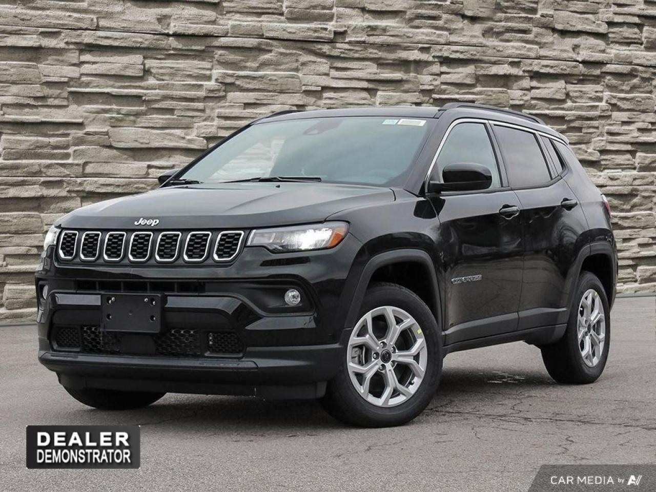 2025 Jeep Compass North 4dr 4x4 Photo0