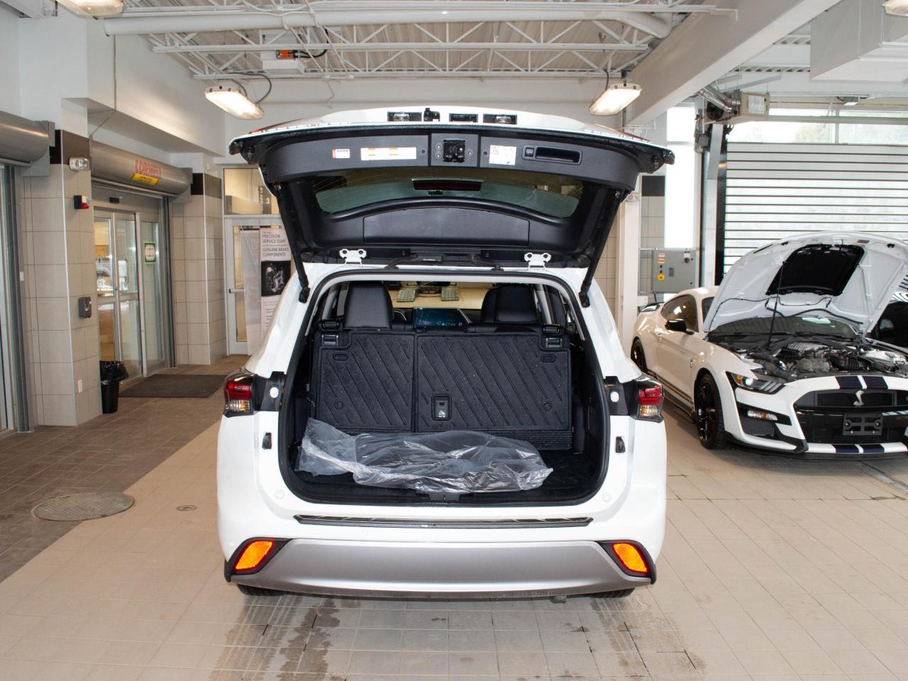 2024 Toyota Highlander Hybrid LIMITED Photo