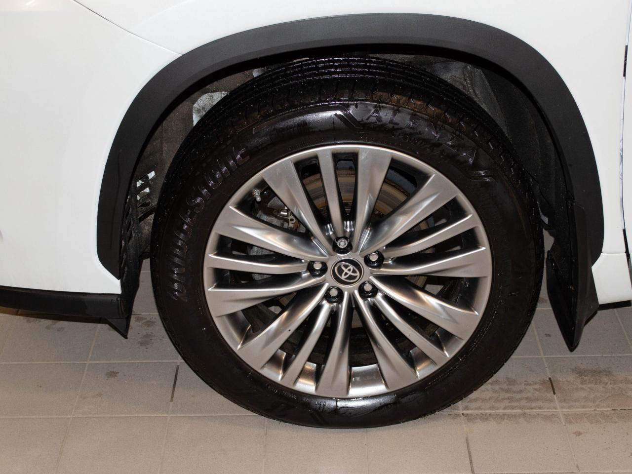 2024 Toyota Highlander Hybrid LIMITED Photo