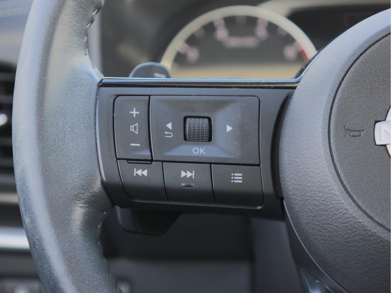 2023 Nissan Rogue SV AWD   Panoramic Roof   Push Start   Htd Seat Photo