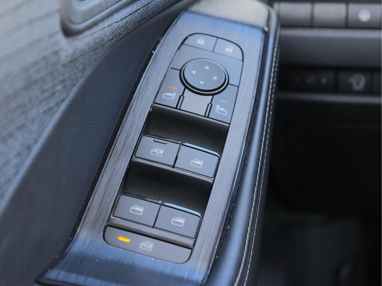 2023 Nissan Rogue SV AWD   Panoramic Roof   Push Start   Htd Seat Photo