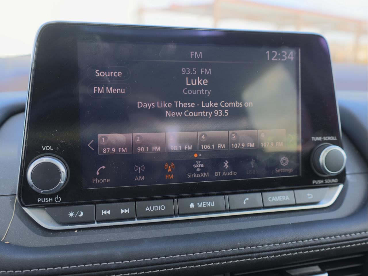 2023 Nissan Rogue SV AWD   Panoramic Roof   Push Start   Htd Seat Photo