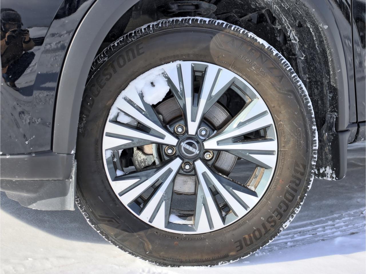 2023 Nissan Rogue SV AWD   Panoramic Roof   Push Start   Htd Seat Photo