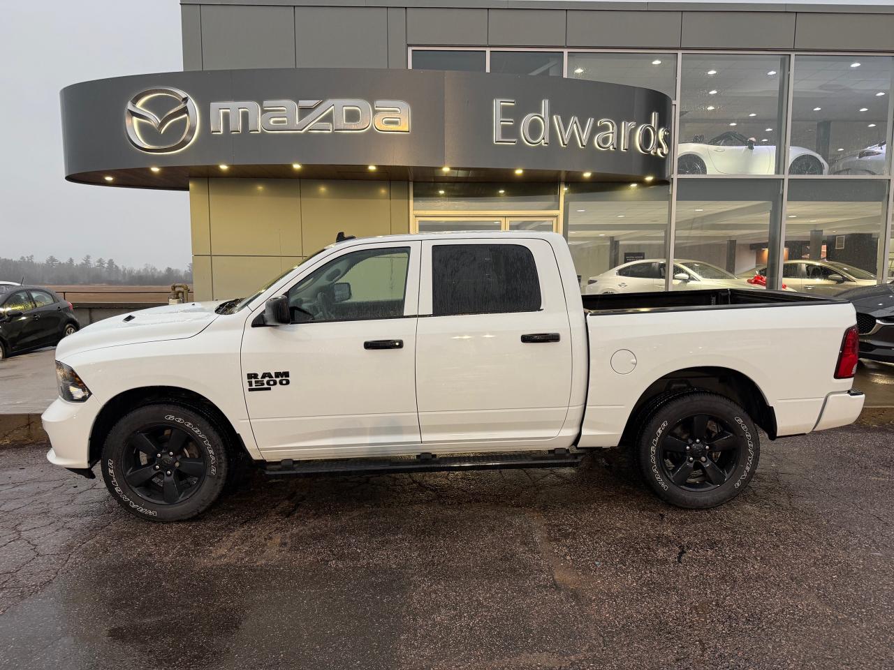 Used 2023 RAM 1500 Classic Tradesman 4x4 Crew Cab 5.6 ft. box 140 in. WB for sale in Pembroke, ON