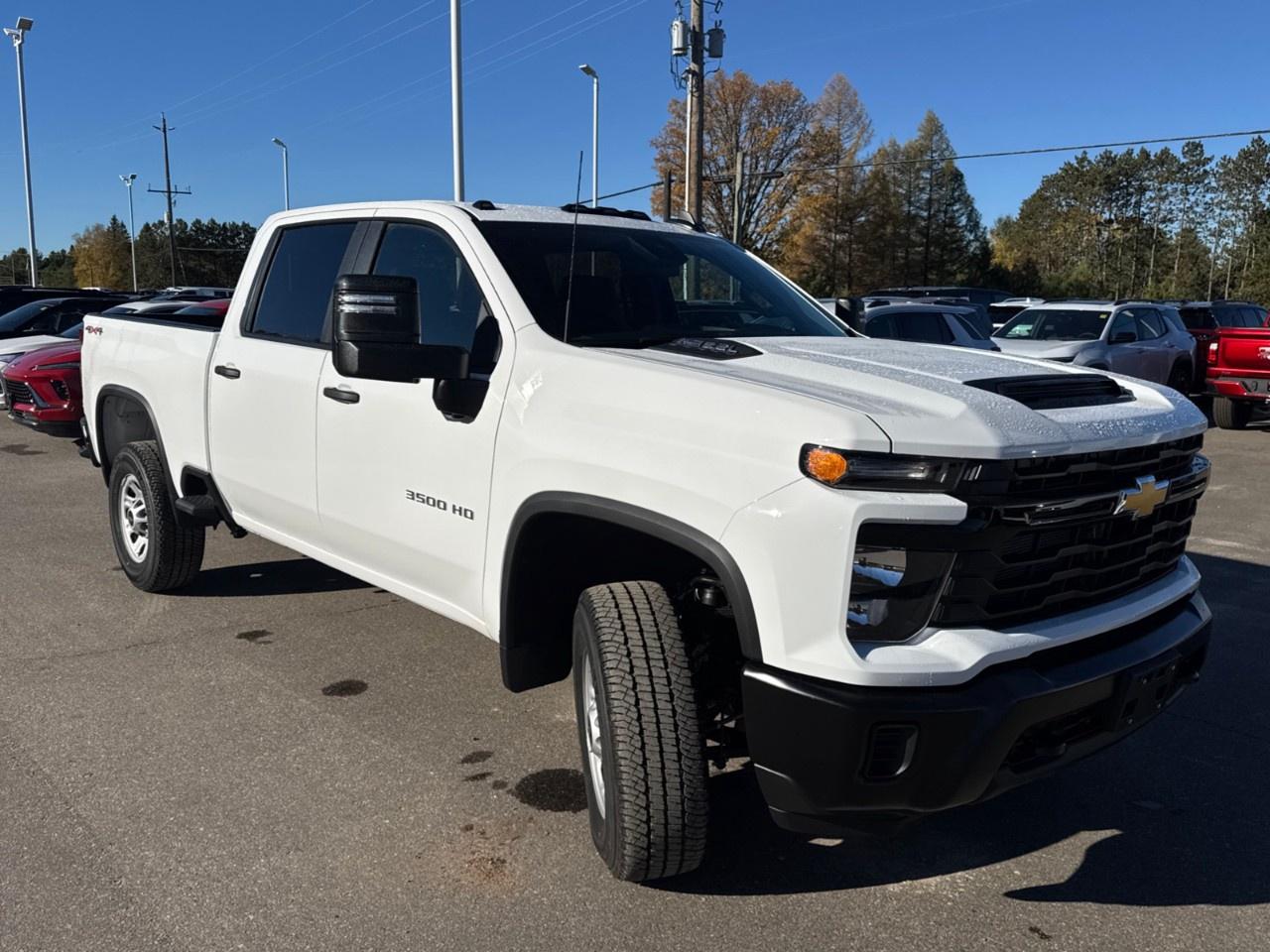 2026 Chevrolet Silverado 3500HD 4WD Crew Cab Standard Box Work Truck Photo