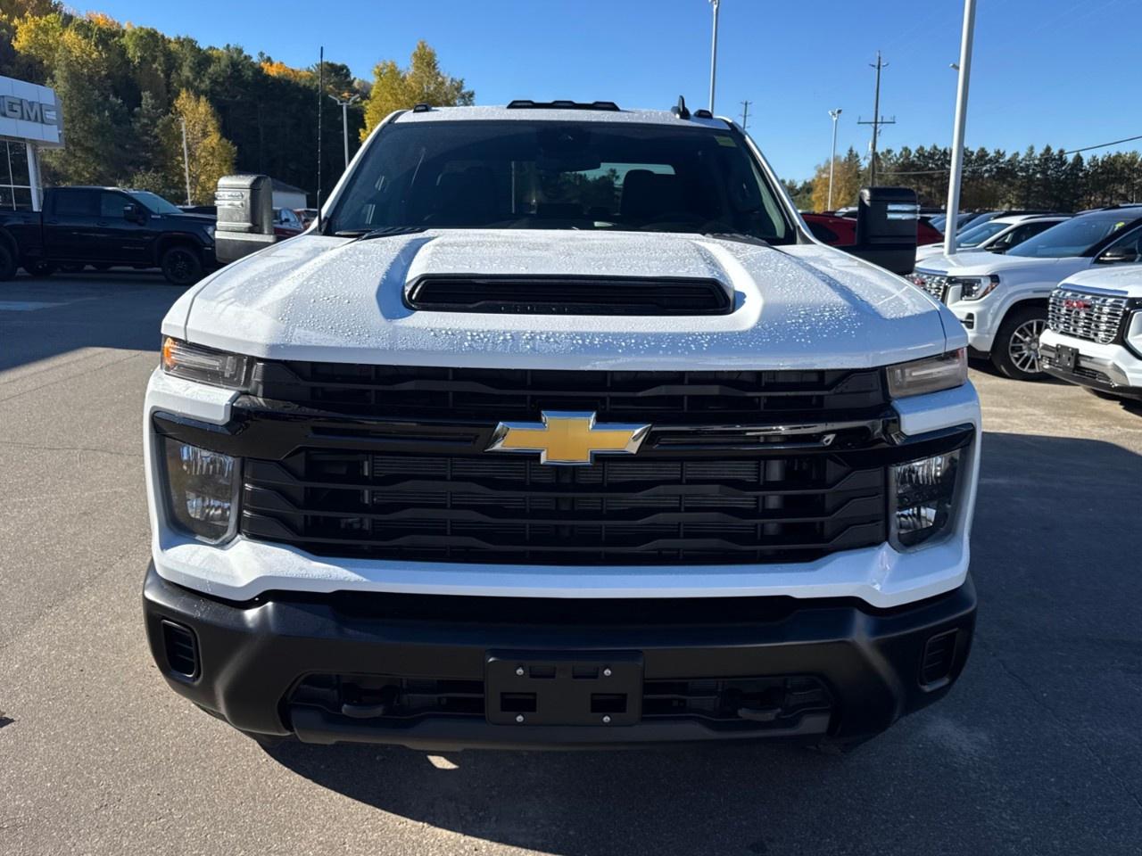 2026 Chevrolet Silverado 3500HD 4WD Crew Cab Standard Box Work Truck Photo