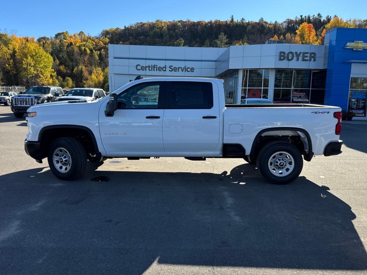 2026 Chevrolet Silverado 3500HD 4WD Crew Cab Standard Box Work Truck Photo