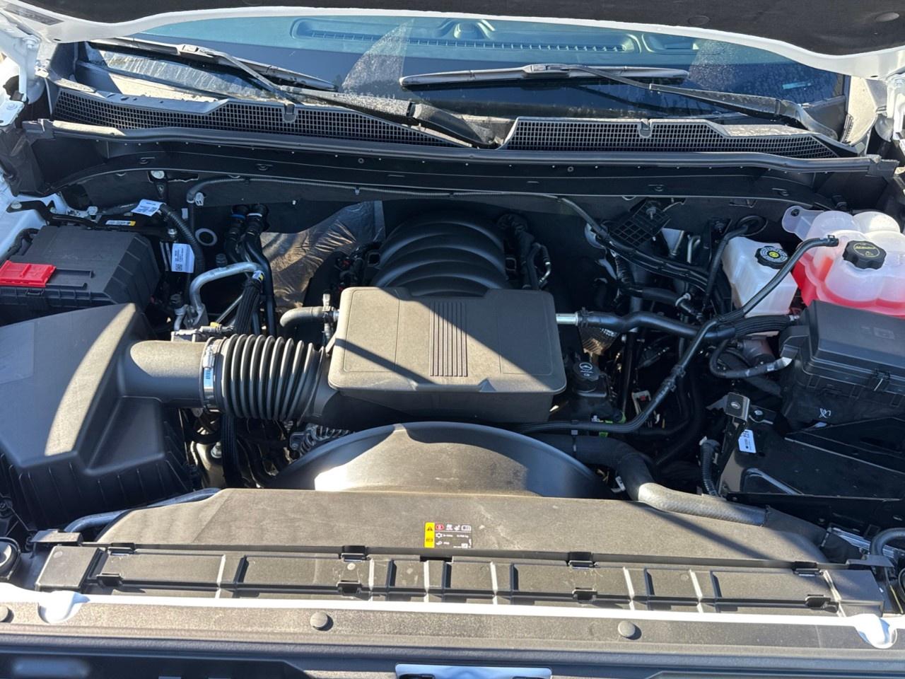 2026 Chevrolet Silverado 3500HD 4WD Crew Cab Standard Box Work Truck Photo