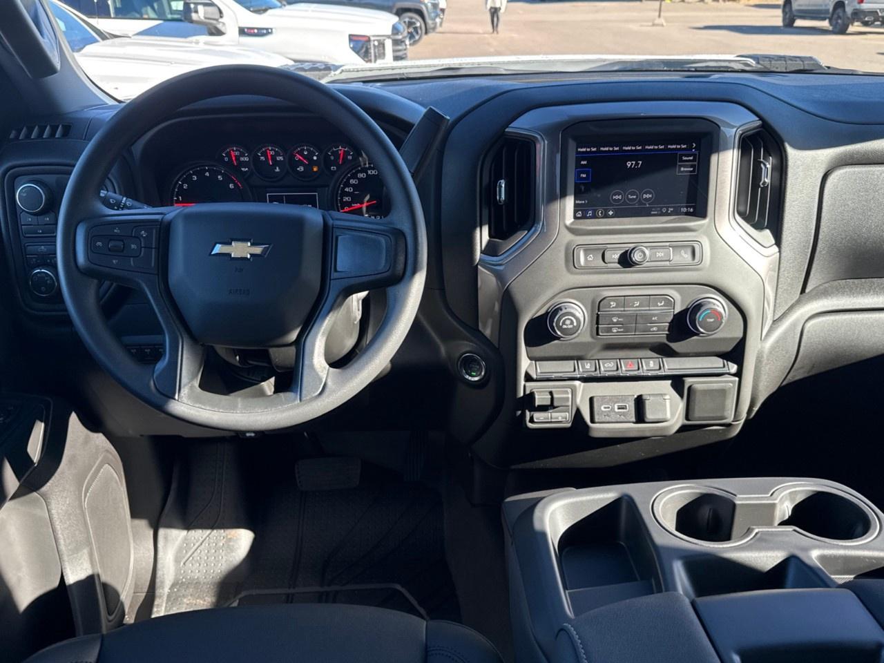 2026 Chevrolet Silverado 3500HD 4WD Crew Cab Standard Box Work Truck Photo