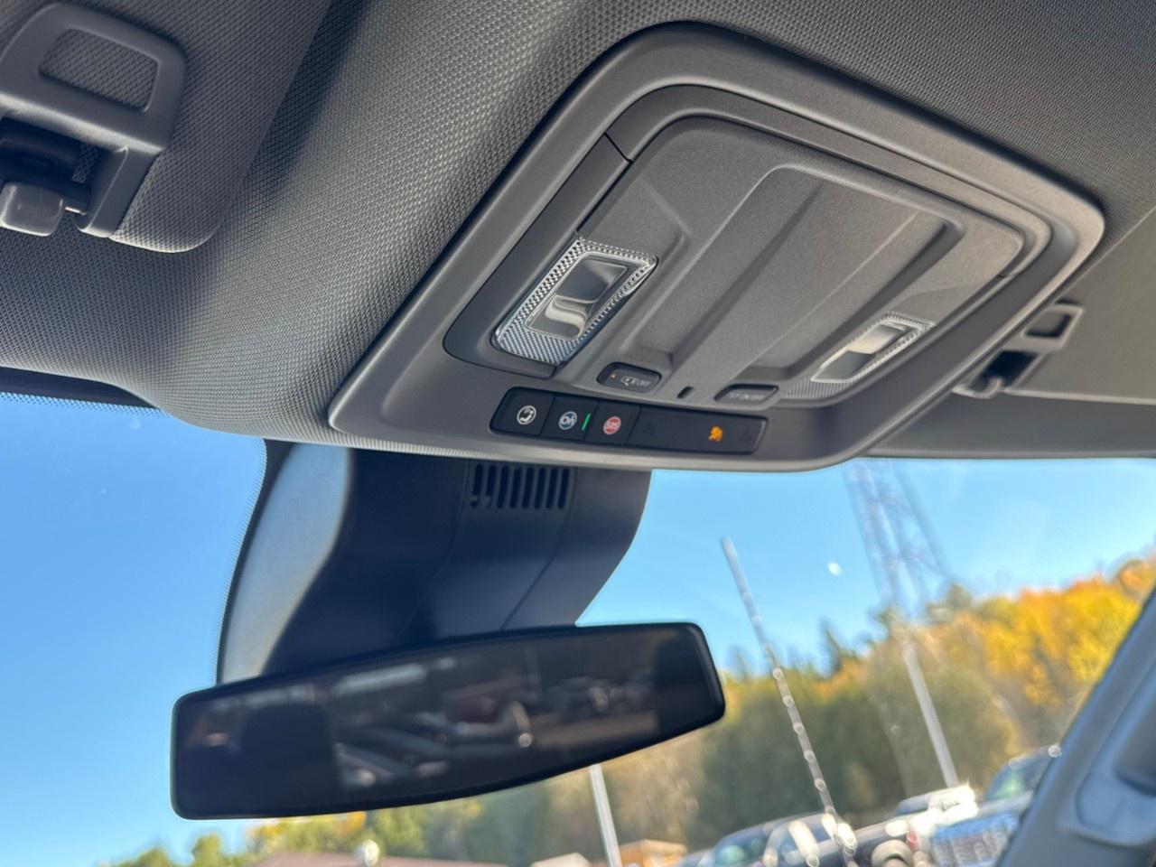 2026 Chevrolet Silverado 3500HD 4WD Crew Cab Standard Box Work Truck Photo