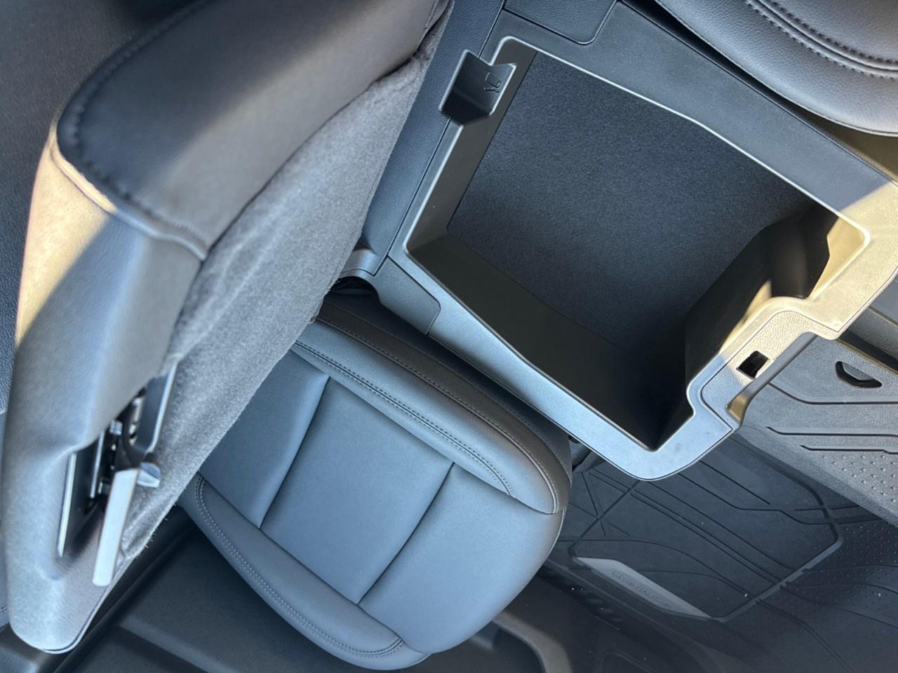 2026 Chevrolet Silverado 3500HD 4WD Crew Cab Standard Box Work Truck Photo