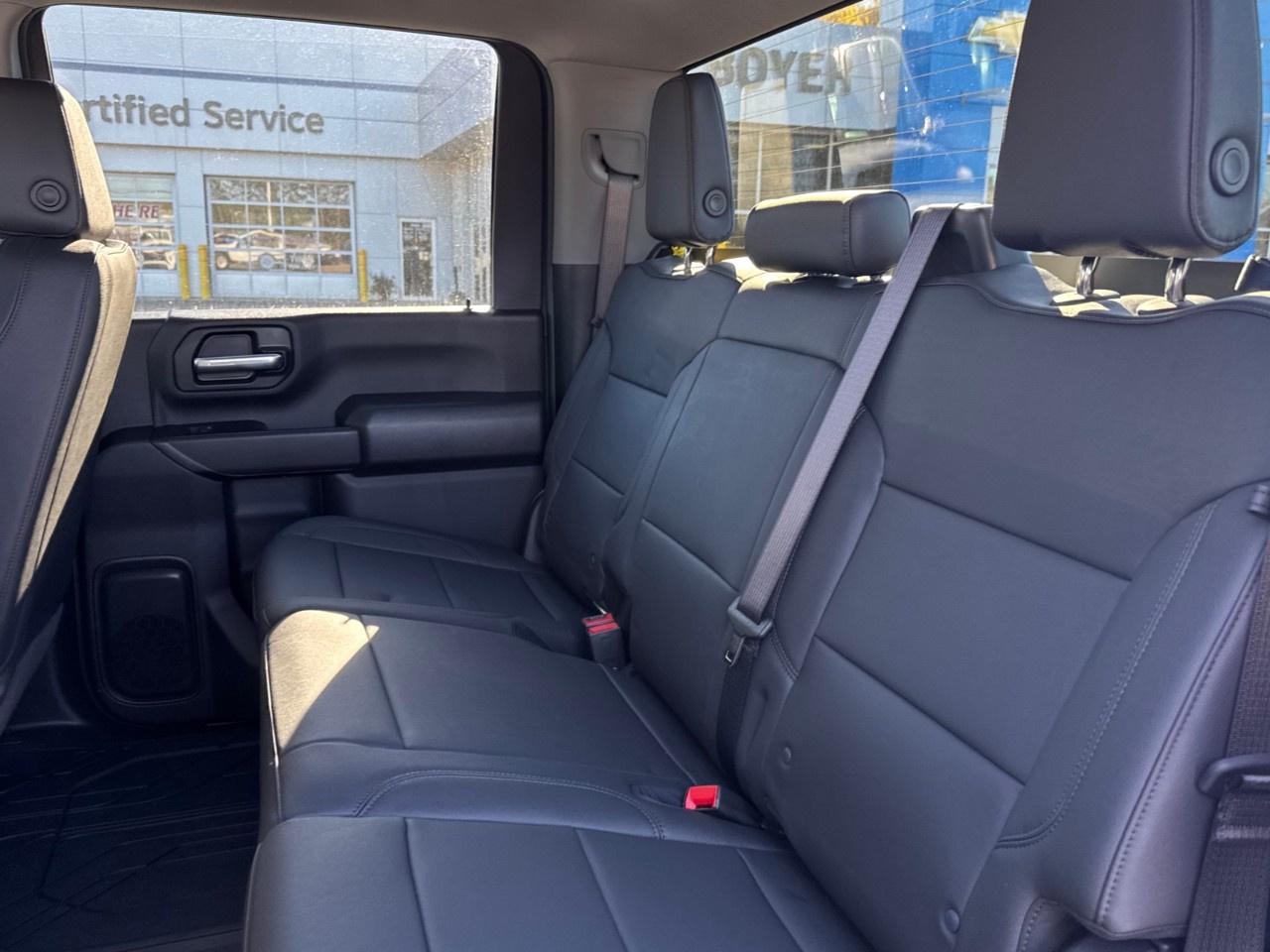 2026 Chevrolet Silverado 3500HD 4WD Crew Cab Standard Box Work Truck Photo