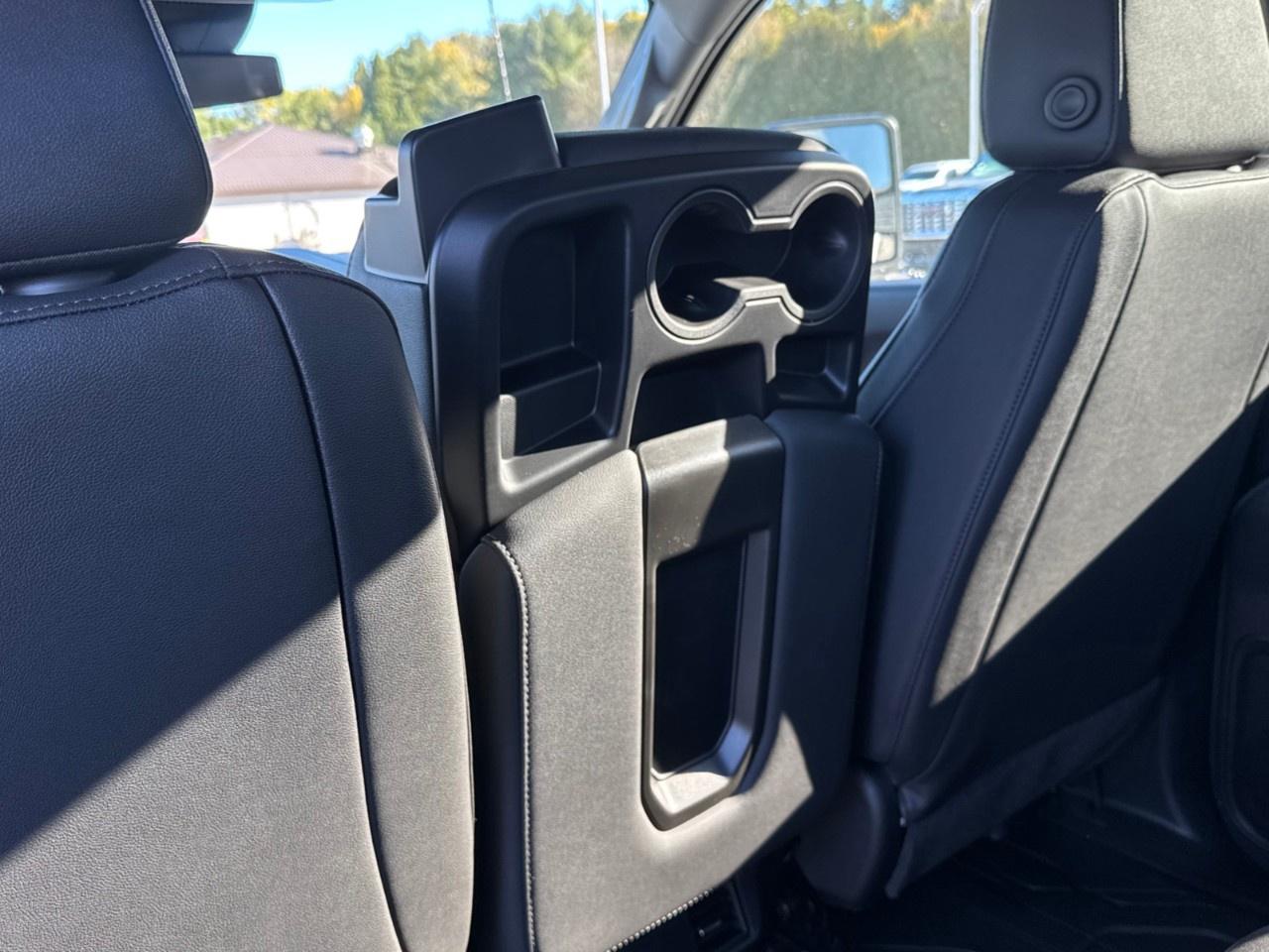 2026 Chevrolet Silverado 3500HD 4WD Crew Cab Standard Box Work Truck Photo