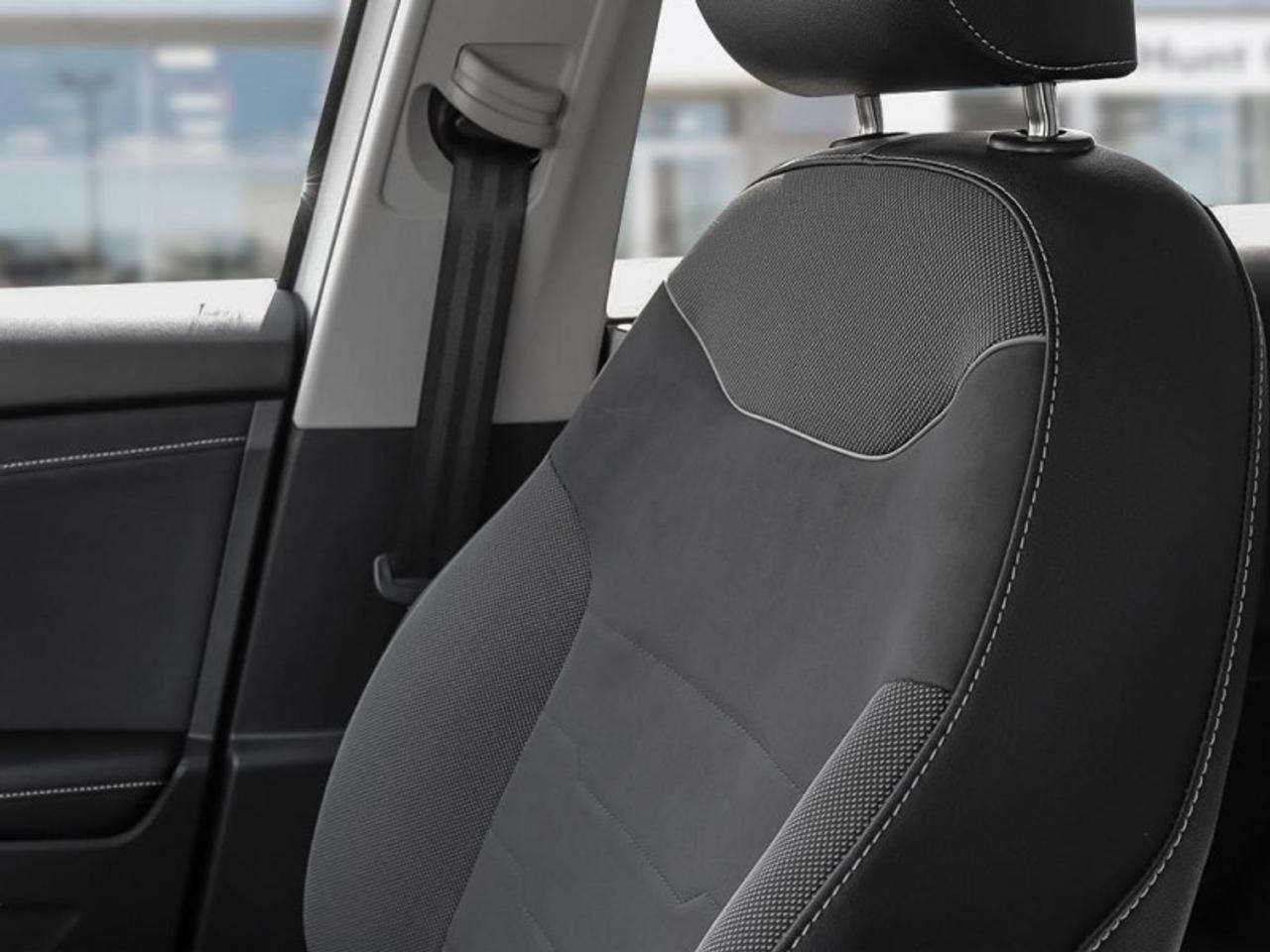 2026 Volkswagen Taos Comfortline Black Edition Photo