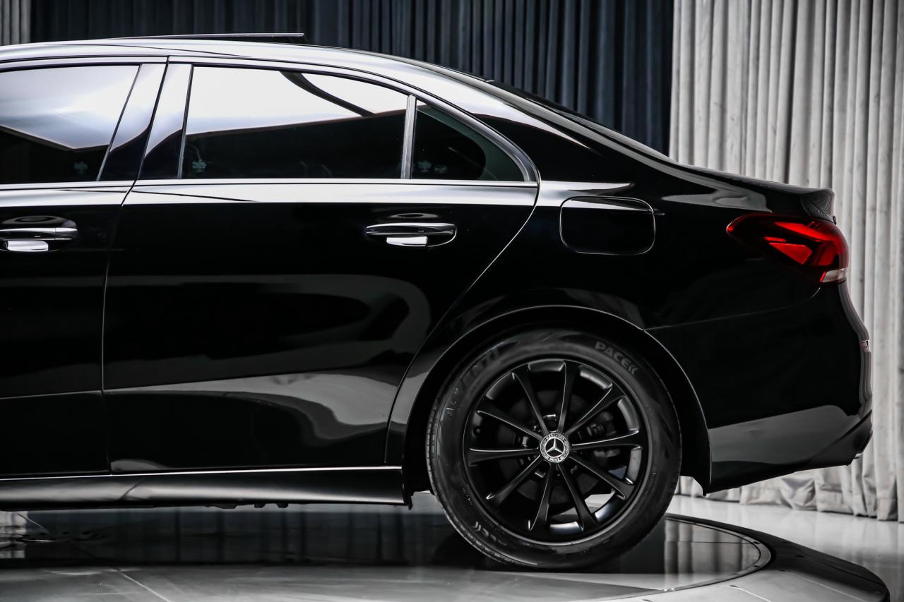 2020 Mercedes-Benz A-Class A 220 4MATIC AWD PREMIUM PKG CARPLAY NAV BLINDSPOT Photo