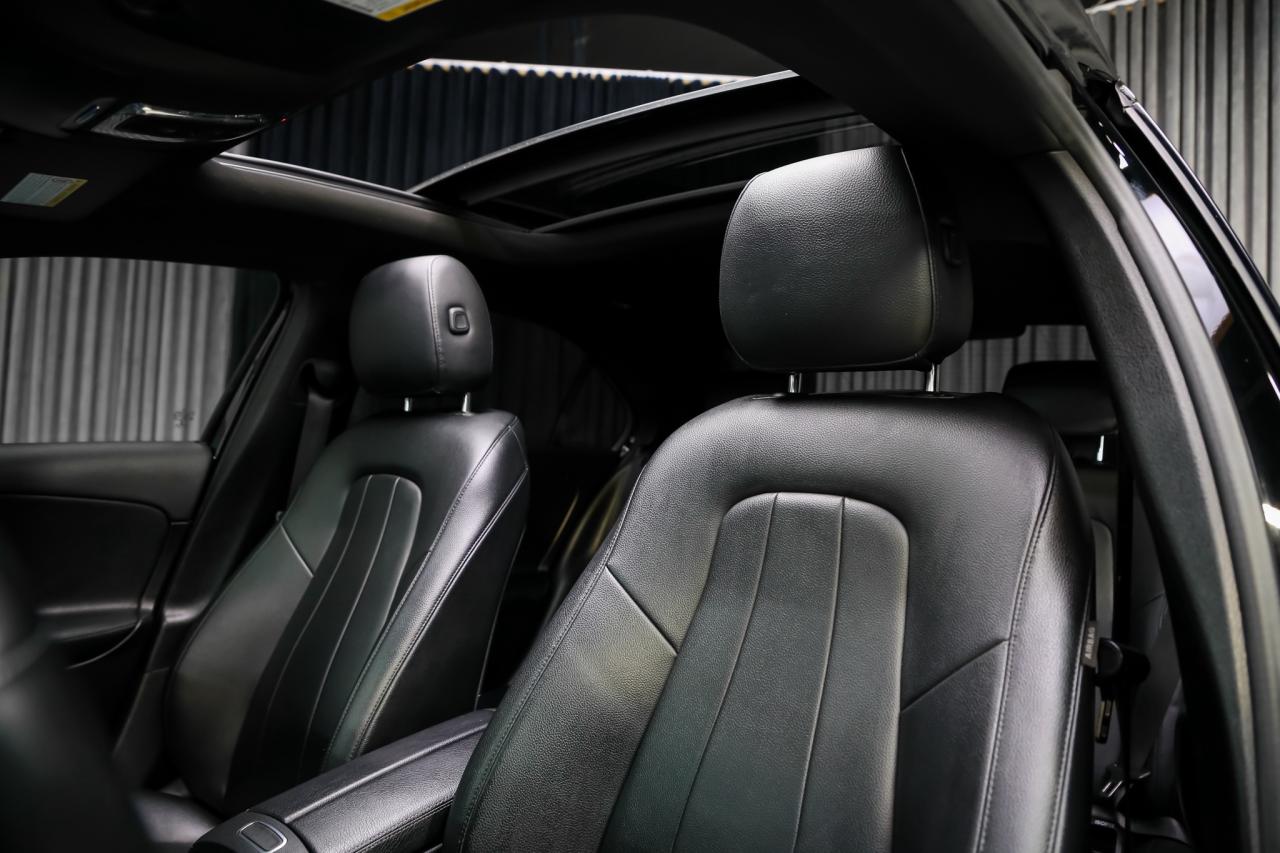 2020 Mercedes-Benz A-Class A 220 4MATIC AWD PREMIUM PKG CARPLAY NAV BLINDSPOT Photo