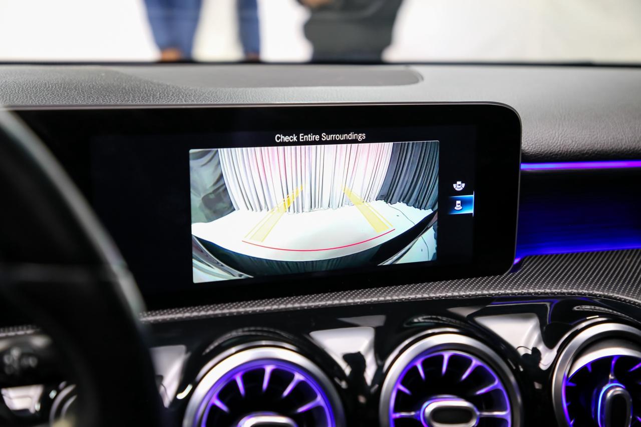 2020 Mercedes-Benz A-Class A 220 4MATIC AWD PREMIUM PKG CARPLAY NAV BLINDSPOT Photo