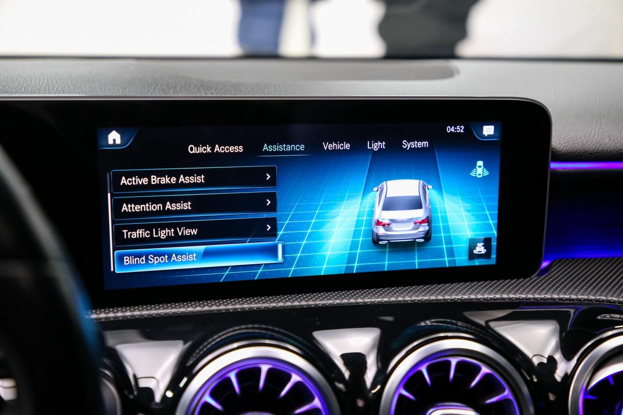 2020 Mercedes-Benz A-Class A 220 4MATIC AWD PREMIUM PKG CARPLAY NAV BLINDSPOT Photo