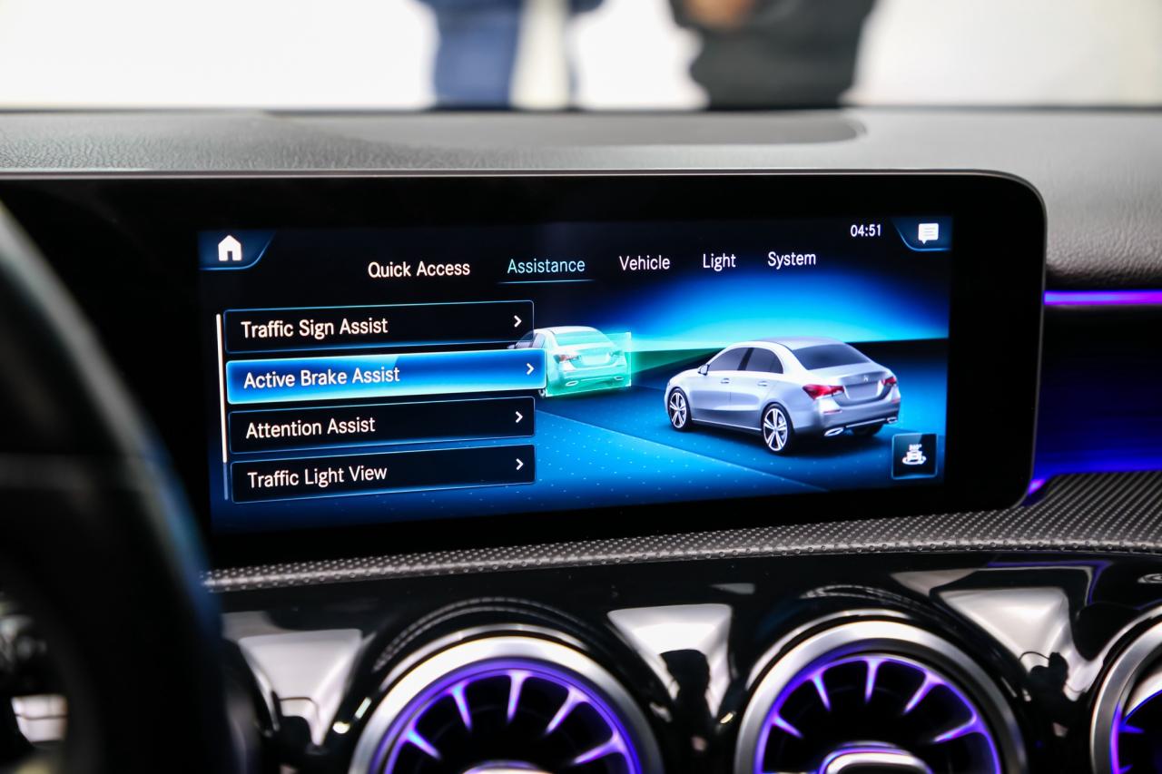 2020 Mercedes-Benz A-Class A 220 4MATIC AWD PREMIUM PKG CARPLAY NAV BLINDSPOT Photo