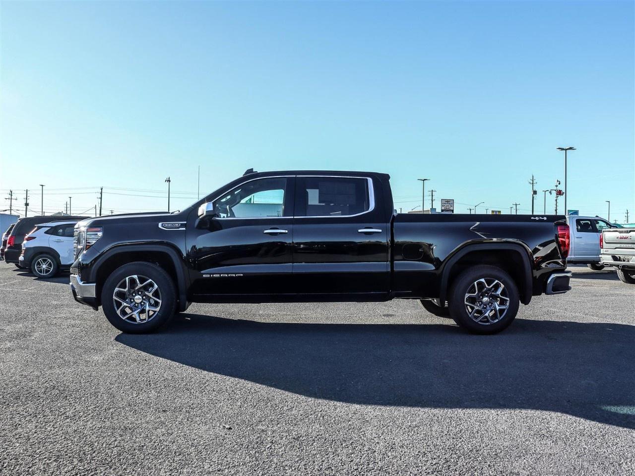 2026 GMC Sierra 1500 Crew Cab Standard Box 4-Wheel Drive SLT Photo2