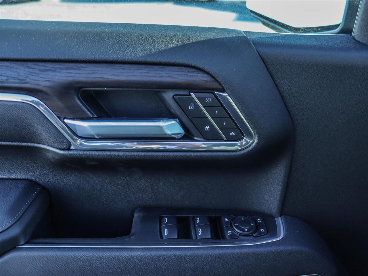 2026 GMC Sierra 1500 Crew Cab Standard Box 4-Wheel Drive SLT Photo