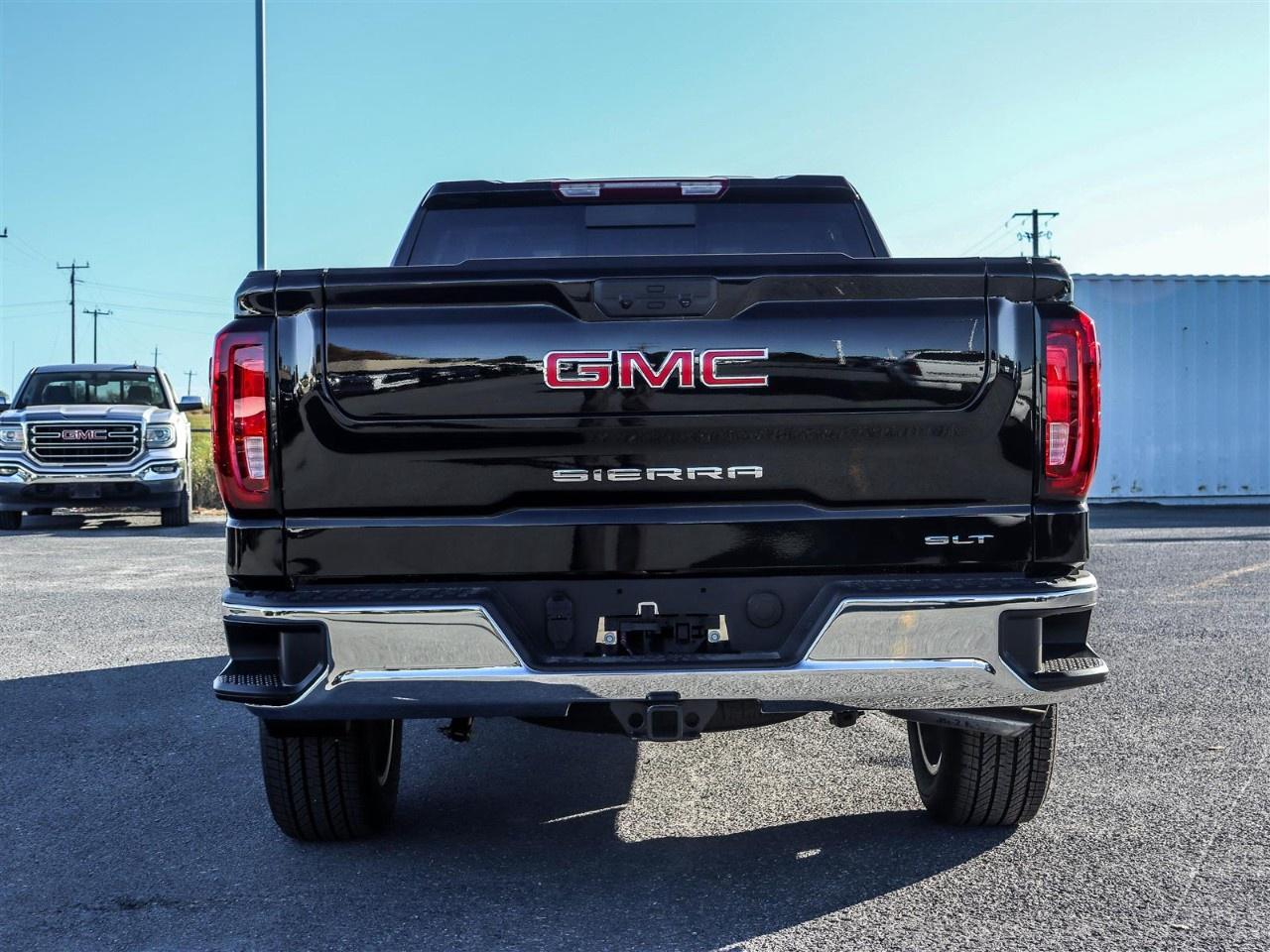 2026 GMC Sierra 1500 Crew Cab Standard Box 4-Wheel Drive SLT Photo